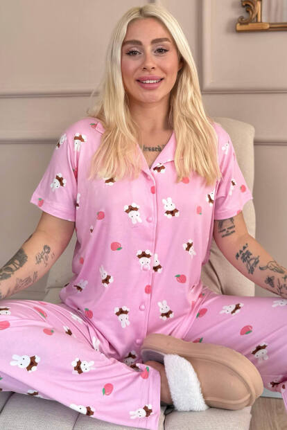 Açık Pembe Tavşan Desenli Bambu Önden Düğmeli Kısa Kol Pijama Takımı - Pijamaevi