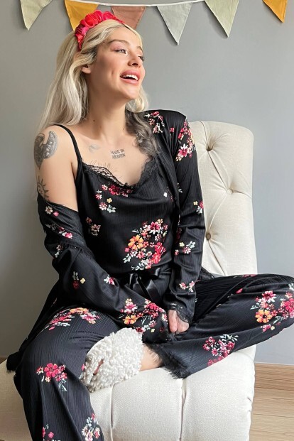 Çiçek Desenli Sabahlıklı Pegasus Pijama Takımı - Pijamaevi