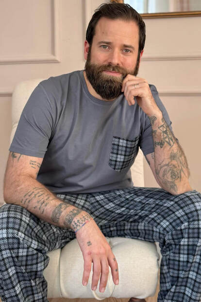 Füme Gri Ekose Cep Detay Kısa Kollu Erkek Pijama Takımı - Pijamaevi