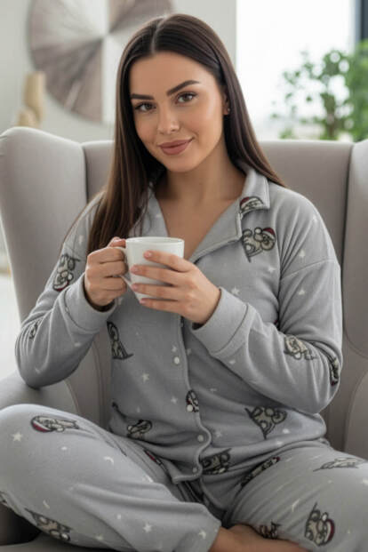 Gri Dreamy Bear Desenli Önden Düğmeli Peluş Polar Pijama Takımı - Pijamaevi