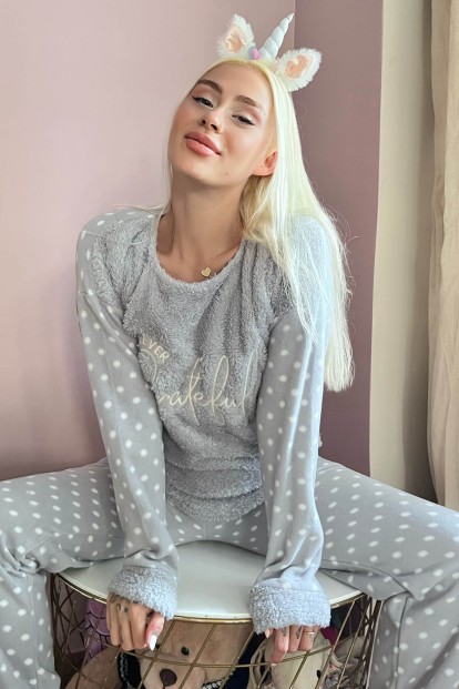 Gri Grateful Desenli Kadın Peluş Pijama Takımı - Pijamaevi