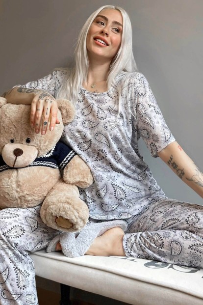 Gri Şal Baskılı Kısa Kollu Kadın Pijama Takımı - Pijamaevi