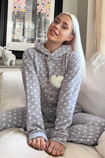 Gri She is Magic Desenli Kapşonlu Peluş Polar Pijama Takımı - Pijamaevi