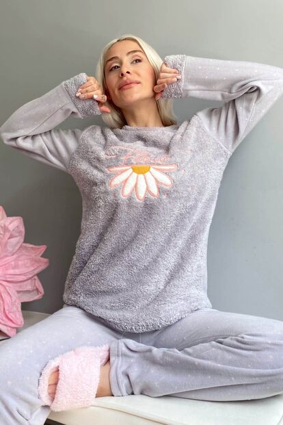 Gri Stay Flow Desenli Kadın Peluş Pijama Takımı - Pijamaevi