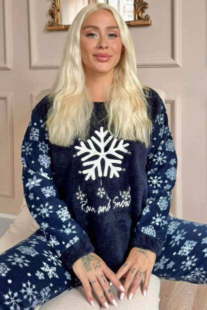 Koyu Lacivert Kartanesi Desenli Kadın Peluş Pijama Takımı - Pijamaevi