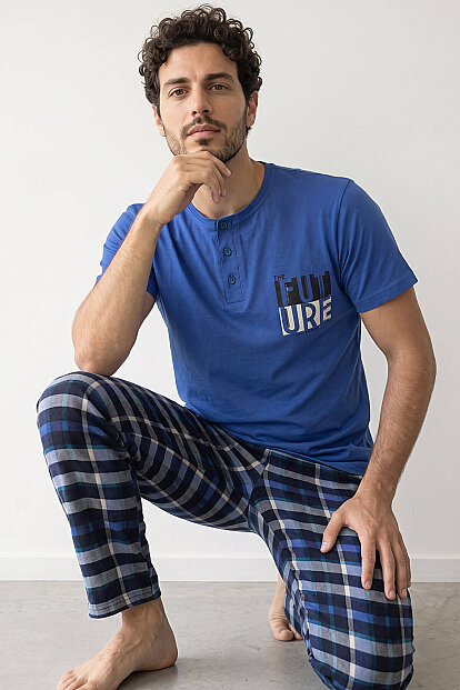 Koyu Mavi Ekose Future Desenli Kısa Kollu Erkek Pijama Takımı - Pijamaevi
