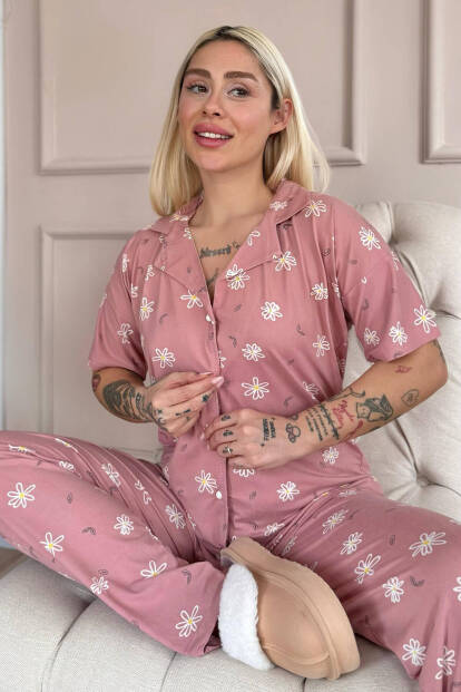 Koyu Pembe Soft Daisy Desenli Bambu Önden Düğmeli Kısa Kol Pijama Takımı - Pijamaevi