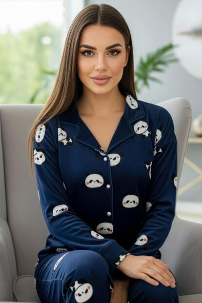 Lacivert Pengiu Desenli Exclusive Önden Düğmeli Kadife Kadın Pijama Takımı - Pijamaevi