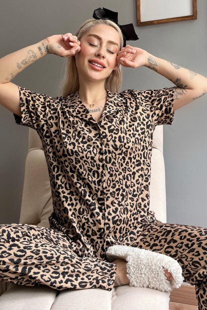 Leopar Desenli Örme Önden Düğmeli Kısa Kol Kadın Pijama - Pijamaevi