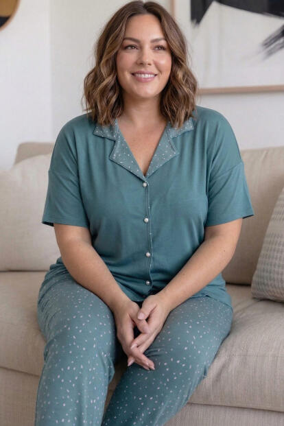 Mint Konfeti Desenli Büyük Beden Kısa Kollu Önden Düğmeli Bambu Kadın Pijama Takımı - Pijamaevi