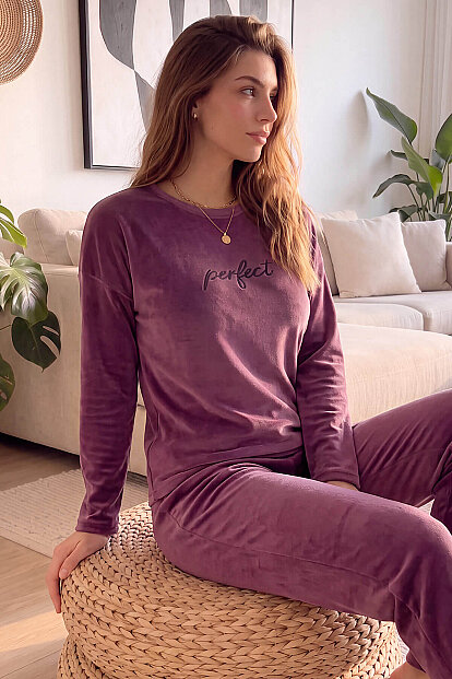 Mürdüm Perfect Desenli Exclusive Kadife Kadın Pijama Takımı  - Pijamaevi