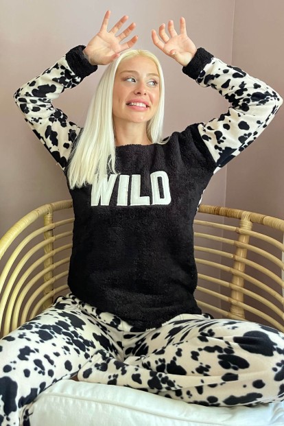 Siyah Benek Wild Desenli Kadın Peluş Pijama Takımı - Pijamaevi