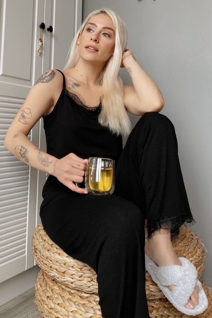 Kadın Siyah Dantelli İp Askılı Örme Pijama Takımı - Pijamaevi