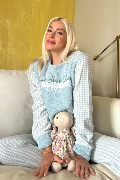 Yeşil Live Desenli Kadın Peluş Pijama Takımı - Pijamaevi